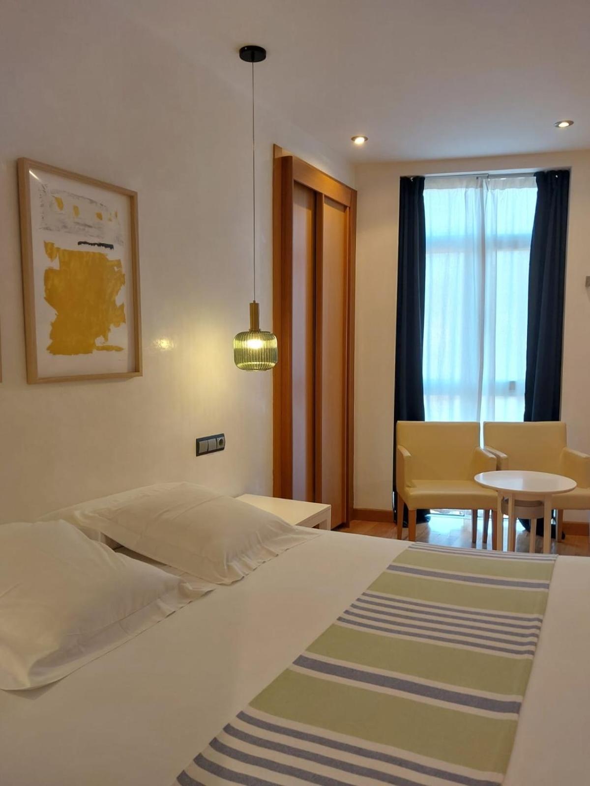 Hotel Nochendi Onís Eksteriør bilde