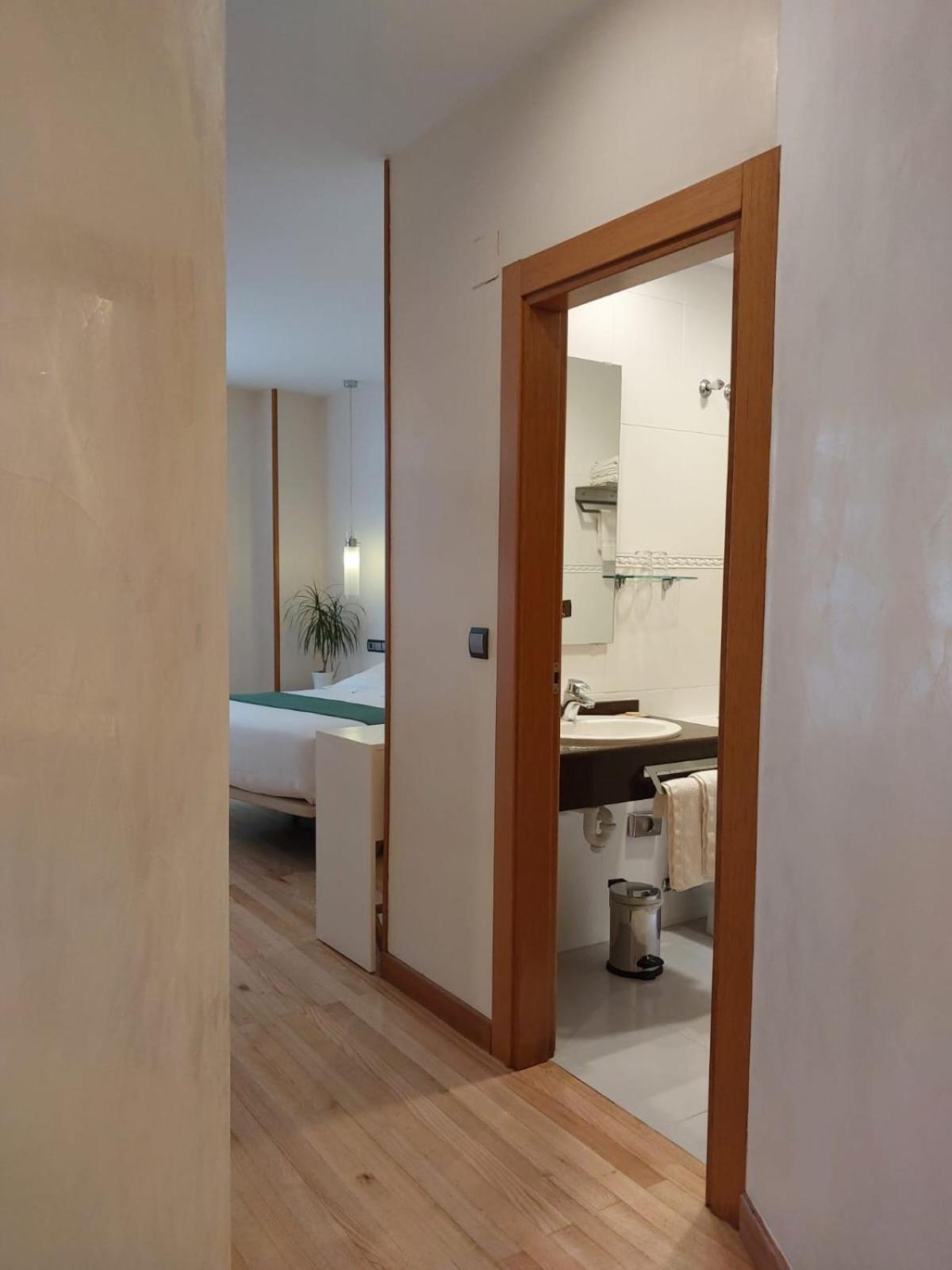 Hotel Nochendi Onís Eksteriør bilde