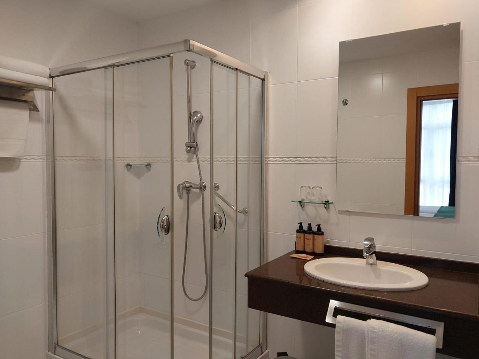 Hotel Nochendi Onís Eksteriør bilde