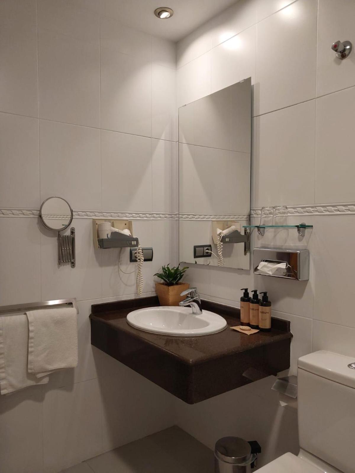 Hotel Nochendi Onís Eksteriør bilde