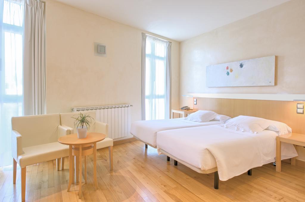 Hotel Nochendi Onís Eksteriør bilde
