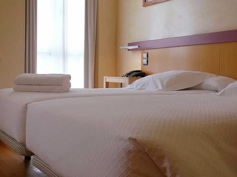 Hotel Nochendi Onís Eksteriør bilde