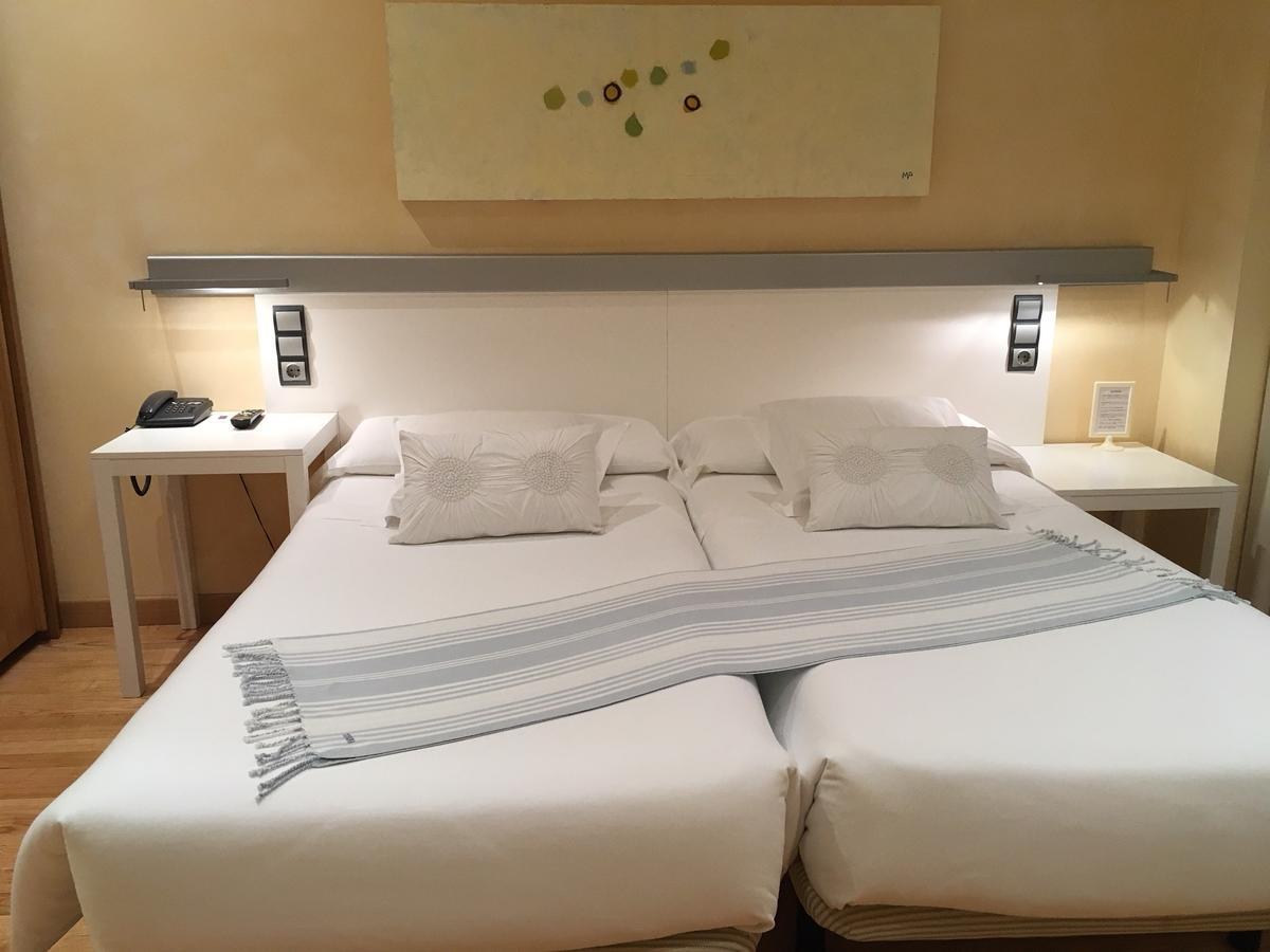 Hotel Nochendi Onís Eksteriør bilde